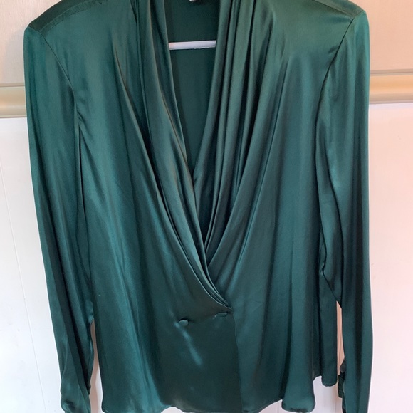 Allison Taylor Tops - Allison Taylor 100% Silk Blouse Allison Taylor Tops - Allison Taylor 100% Silk Blouse